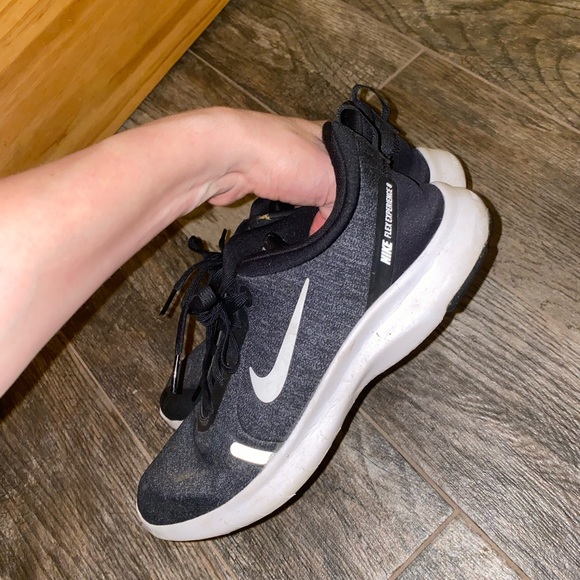 Nike Shoes - Nike flex experience 8